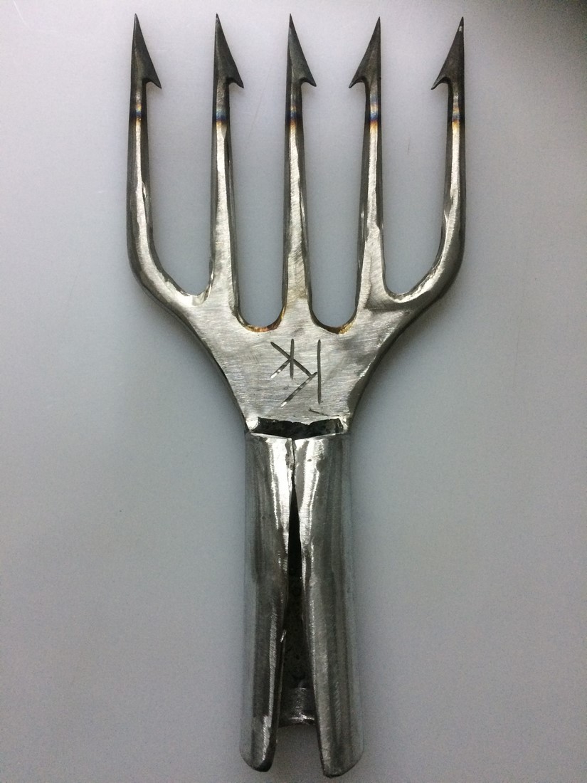 Ειδική παραγγελία για έναν από τους καλύτερους ψαράδες κ. Ζαχαριά. Ιδιοκτήτη του Ναυπηγίου Z-Marine που κατασκευάζει τις καλύτερες βάρκες για πυροφάνι.